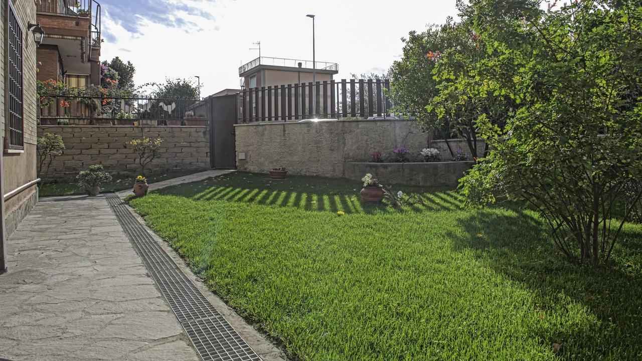 Bed and Breakfast Il Giardino Dell'Eden Ачилия Экстерьер фото