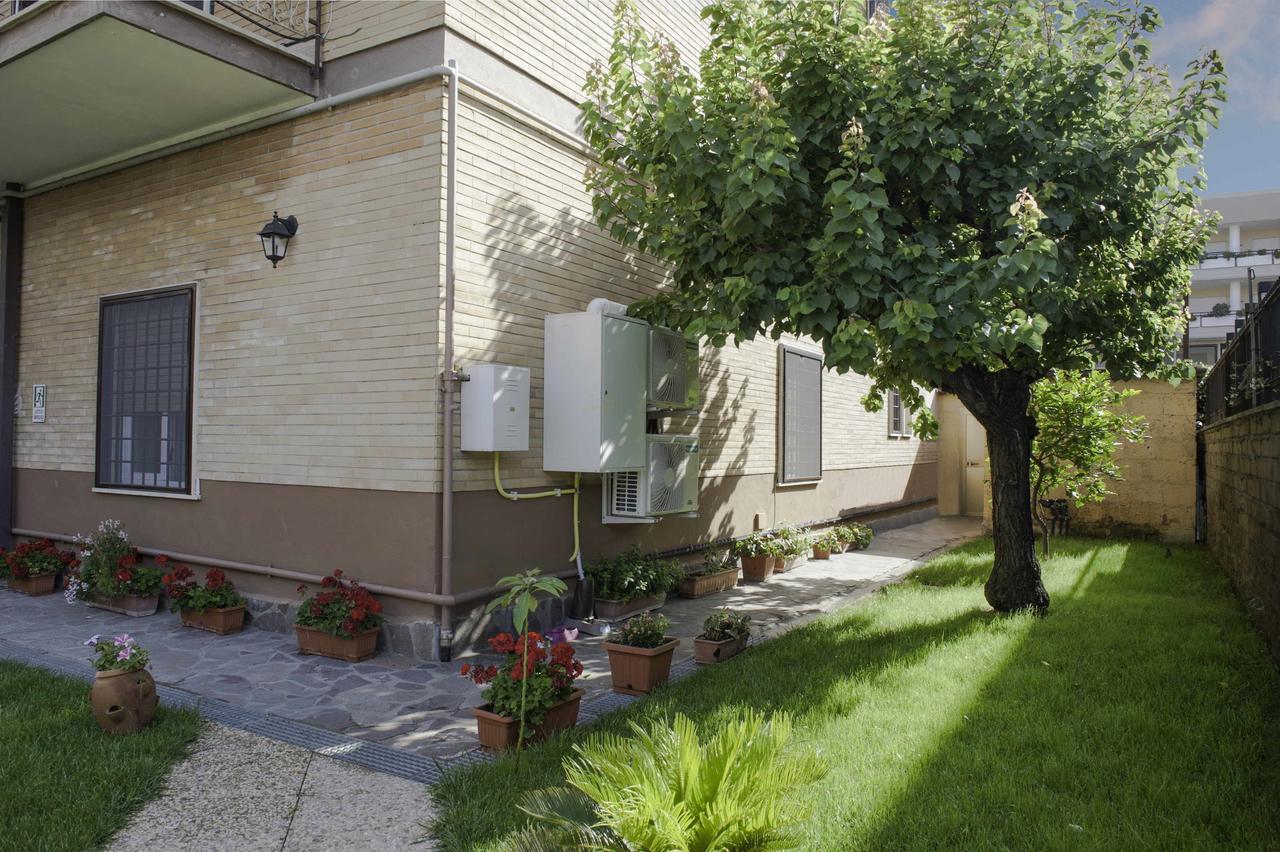 Bed and Breakfast Il Giardino Dell'Eden Ачилия Экстерьер фото
