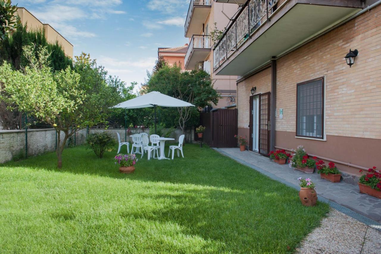 Bed and Breakfast Il Giardino Dell'Eden Ачилия Экстерьер фото